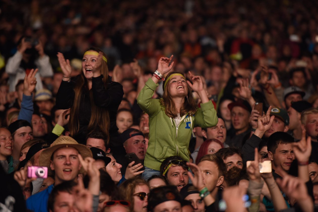 AnnenMayKantereit – Die Kölner haben quasi Festivalheadliner-Status. – Fans.