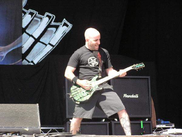 Inzwischen ne Mischung aus Anthrax und Armored Saint. – 