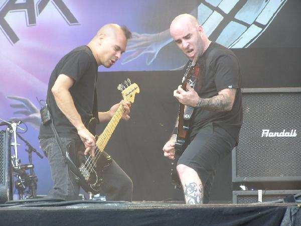 Inzwischen ne Mischung aus Anthrax und Armored Saint. – 