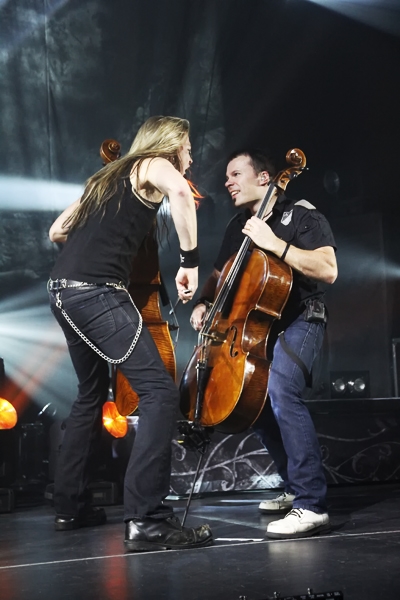 Einmal mehr mit großartiger Lightshow. – Apocalyptica