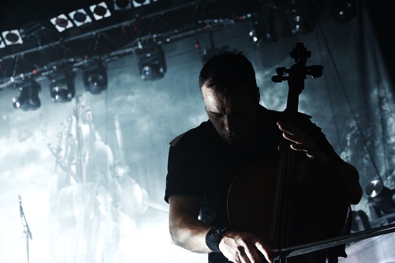 Apocalyptica – Einmal mehr mit großartiger Lightshow. – Paavo Lötjönen
