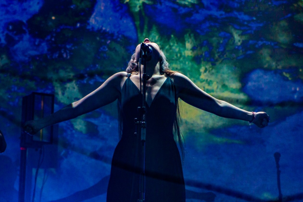Als Special Guests von Sabaton 2019 in Berlin. – Mit ihr covern Apocalyptica Rammsteins "Seemann".