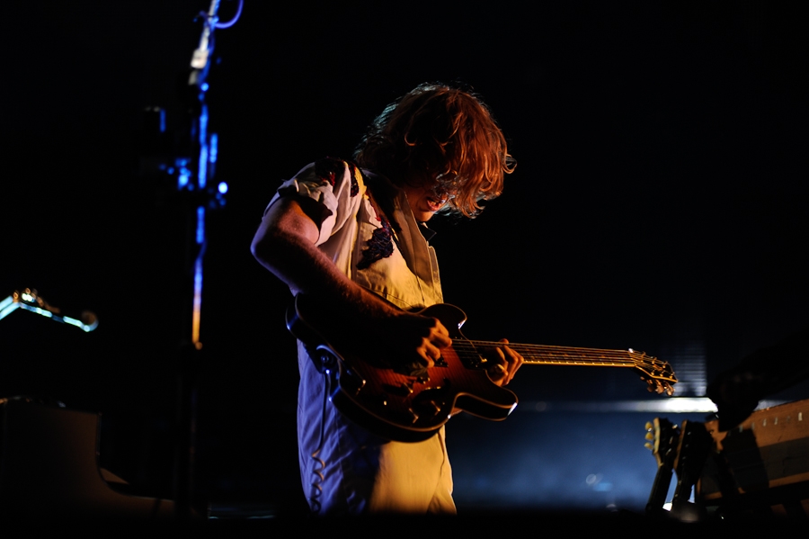 Arcade Fire – Fulminante Show in Neuhausen ob Eck. – Guitar fire.