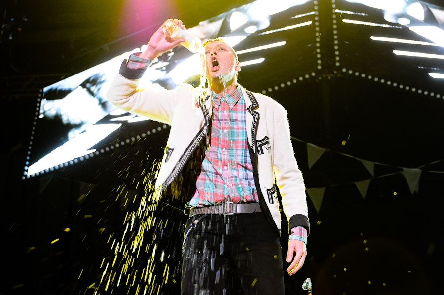 Arcade Fire – Fulminante Show in Neuhausen ob Eck. – Win!