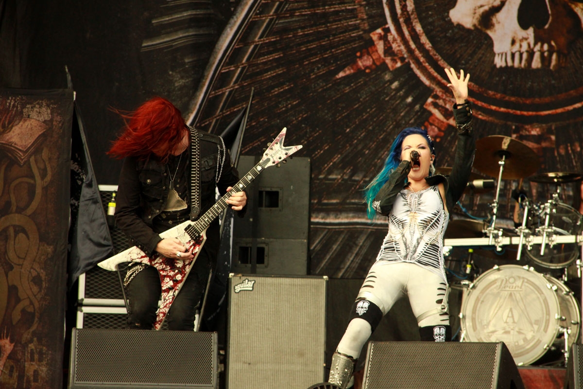 Für jede Haarfarbe etwas dabei. – Arch Enemy