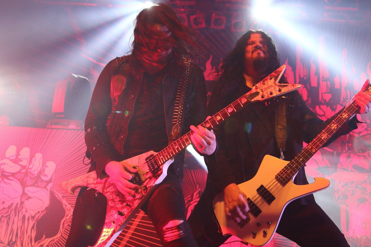 Arch Enemy – Die Speerspitze des Melo-Death durchbohrt Berlin. – Michael und Sharlee D'Angelo.