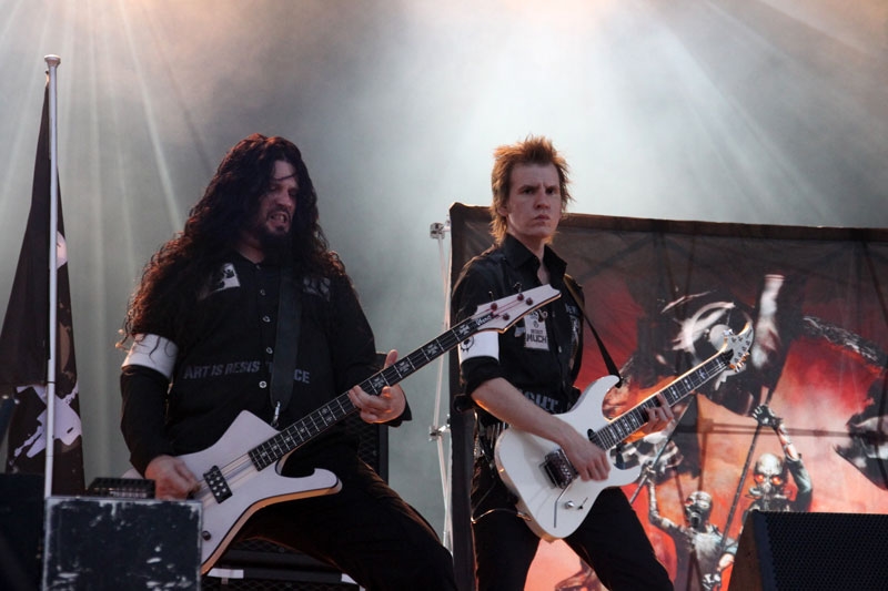 Arch Enemy – Gewohnt starke Performance. – Sharlee und Chris