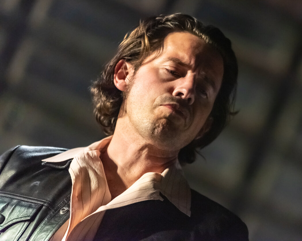 Arctic Monkeys – Arctic Monkeys.