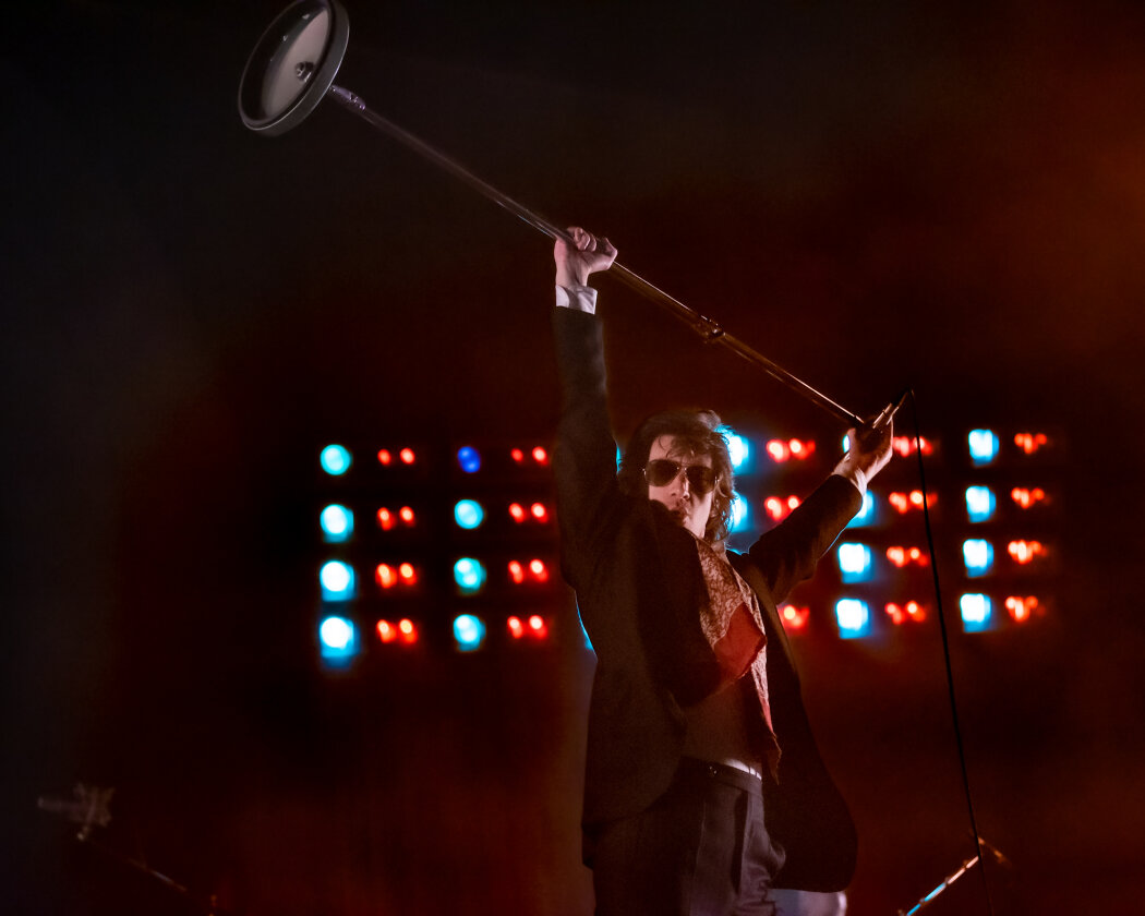Arctic Monkeys – Arctic Monkeys.