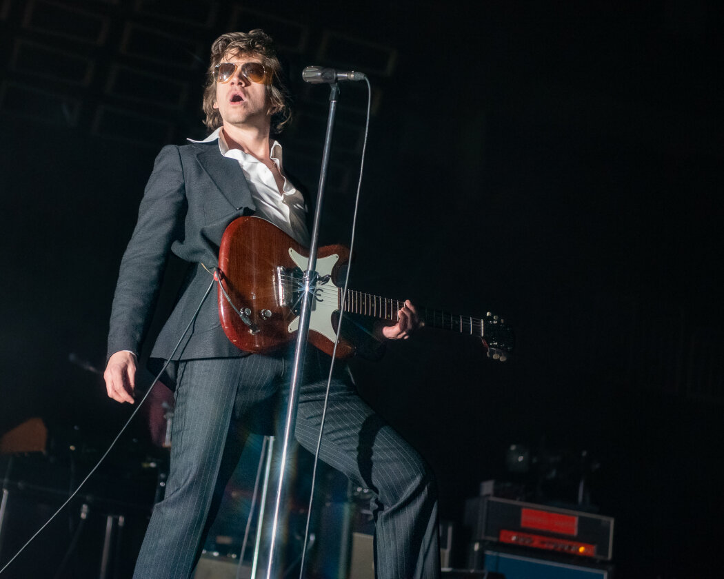 Arctic Monkeys – Arctic Monkeys.