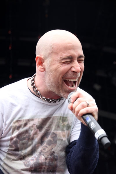 Modisch etwas extravagant – Armored Saint