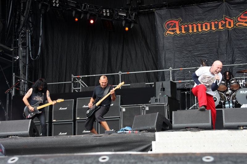 Modisch etwas extravagant – Armored Saint