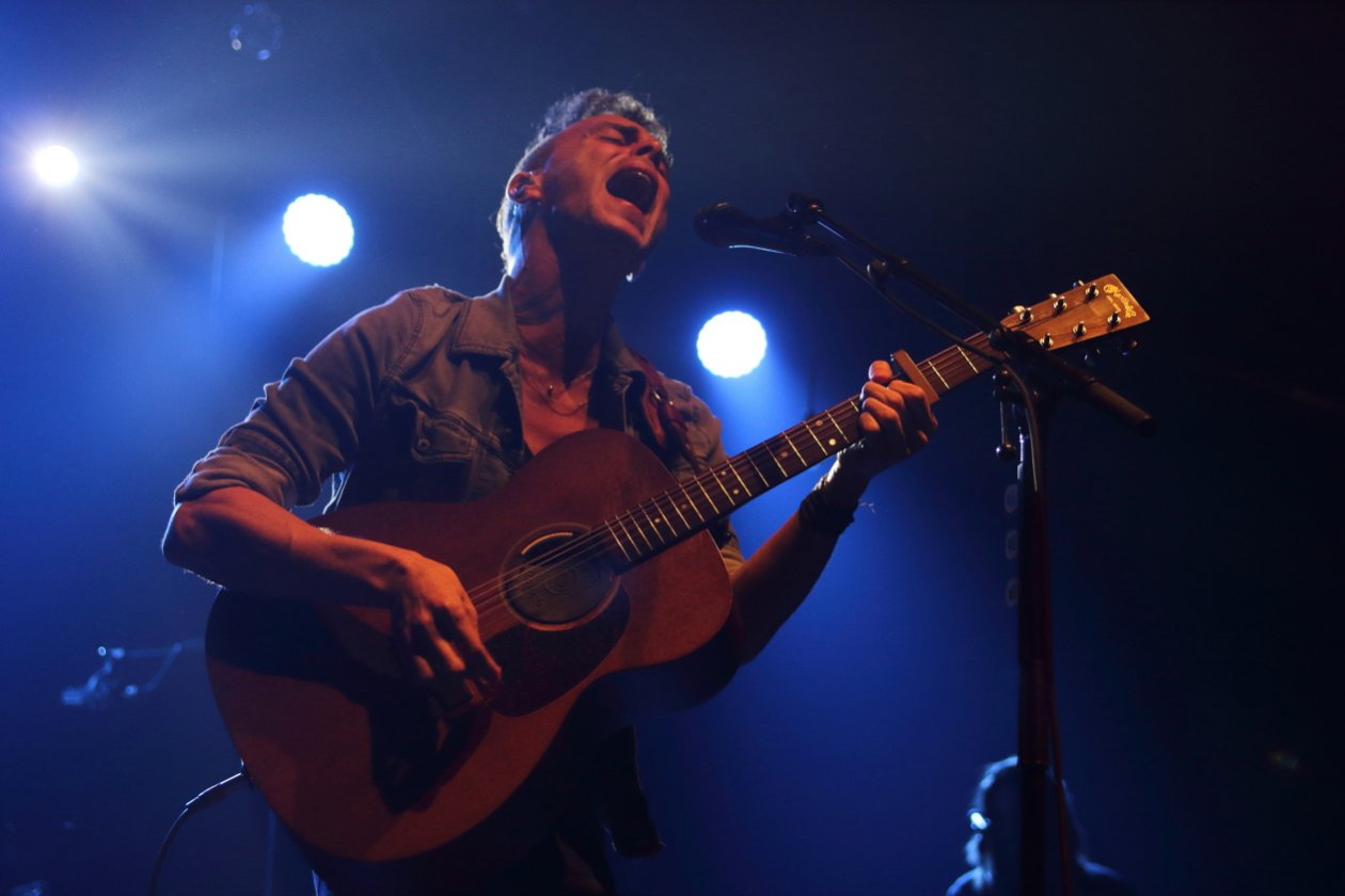 Asaf Avidan – The Study On Falling live on tour. – Dann schreit er in Frankfurt, Bochum und Erlangen.