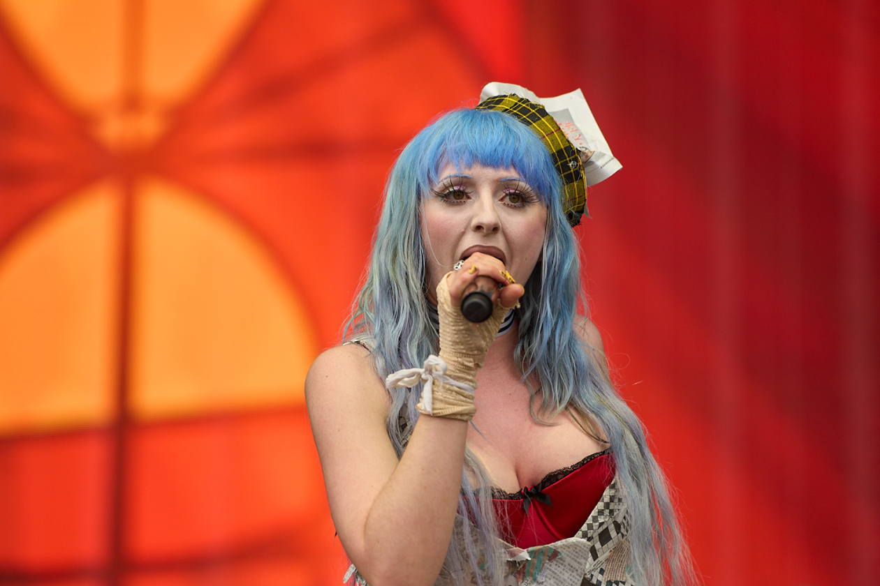 Die Rapperin begeistert ihre Fans in Berlin – Ashnikko.