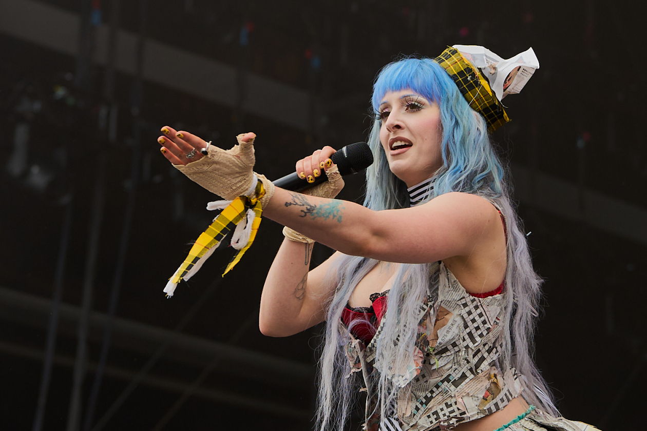 Die Rapperin begeistert ihre Fans in Berlin – Ashnikko.
