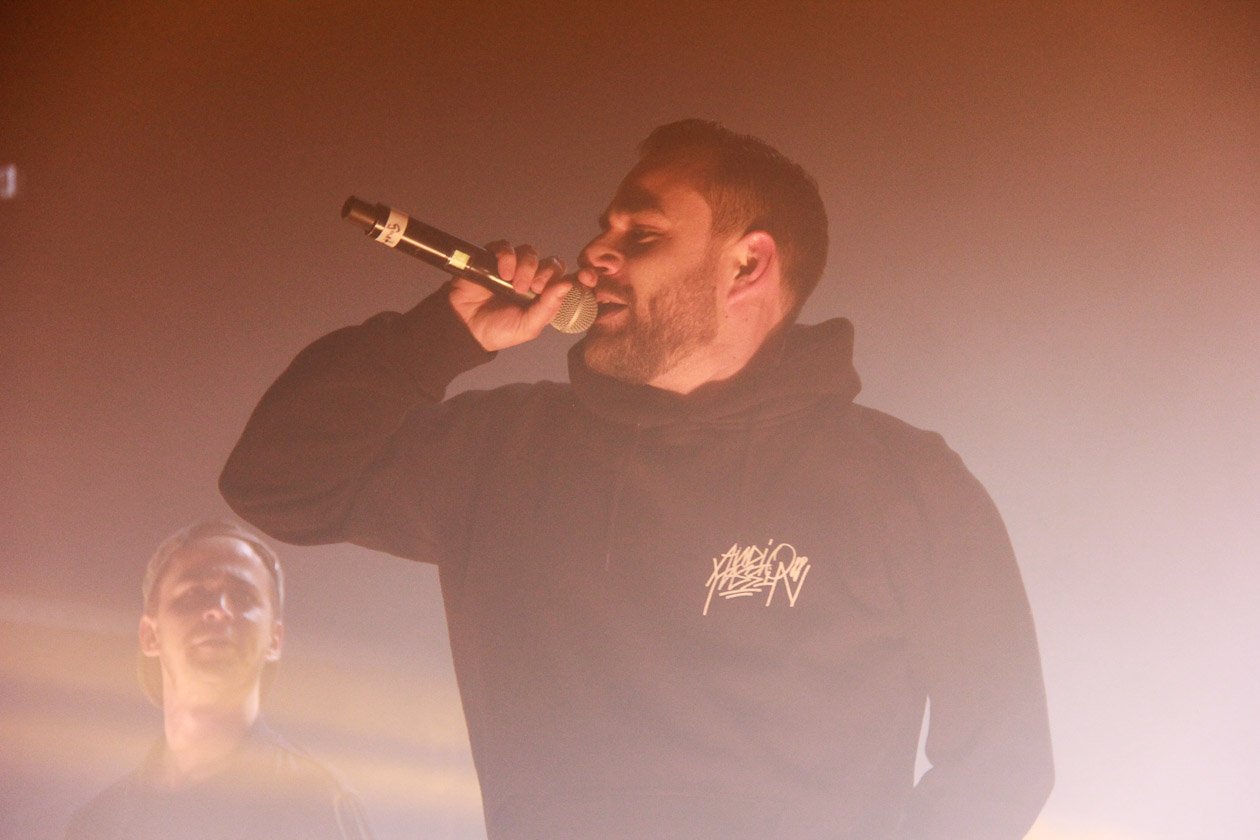 Audio88 – Mit Yassin on stage: Und dann schauten Nico von K.I.Z und Mädness &amp; Döll auch noch vorbei. – Und Mädness ...