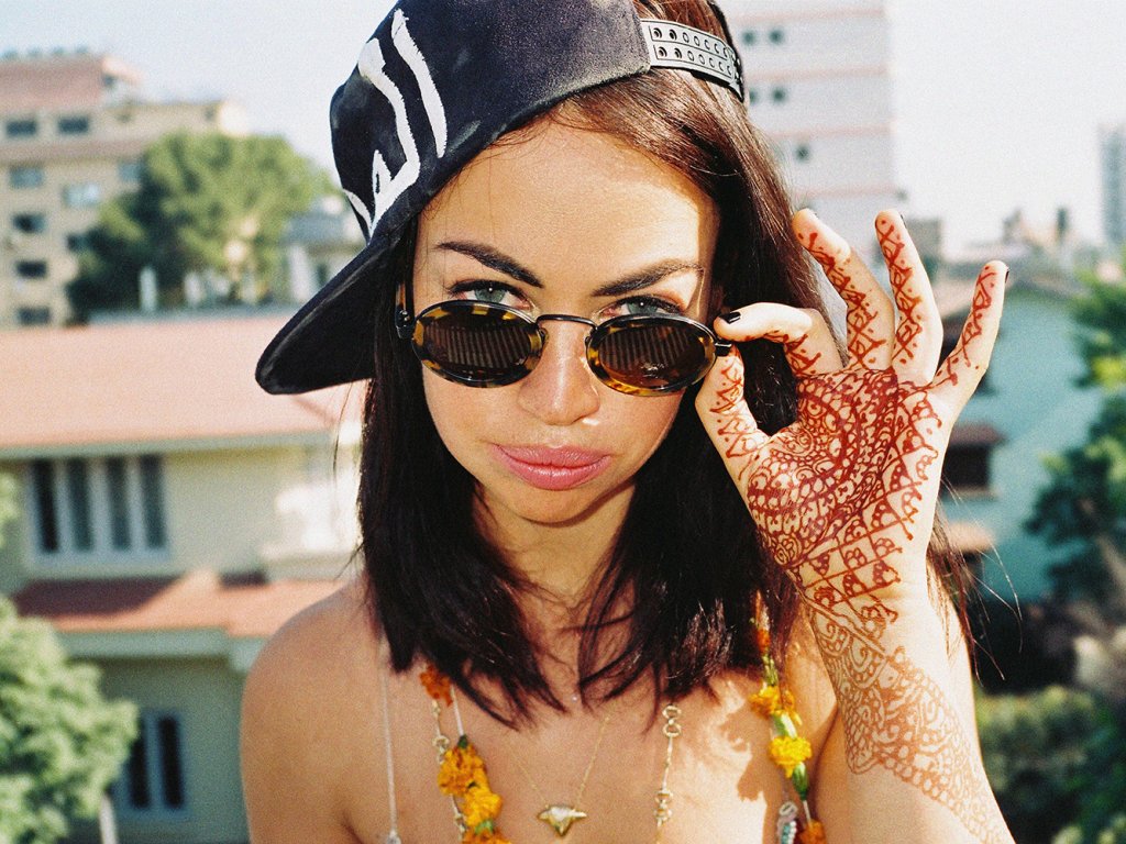 Aura Dione