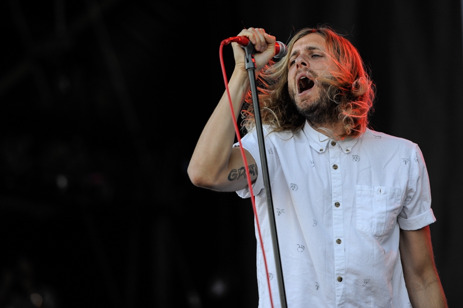 Awolnation – Aaron Bruno und Band taugen in Clubs und auf Festivals. – Am Mic.