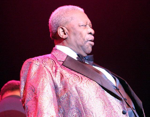 B.B. King – Auf seiner Abschiedstour glänzt der alte Mann des Blues als Charmeur. – 