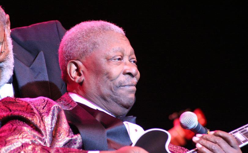 B.B. King – Auf seiner Abschiedstour glänzt der alte Mann des Blues als Charmeur. – 