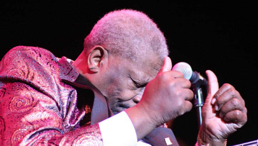 B.B. King – Auf seiner Abschiedstour glänzt der alte Mann des Blues als Charmeur. – 