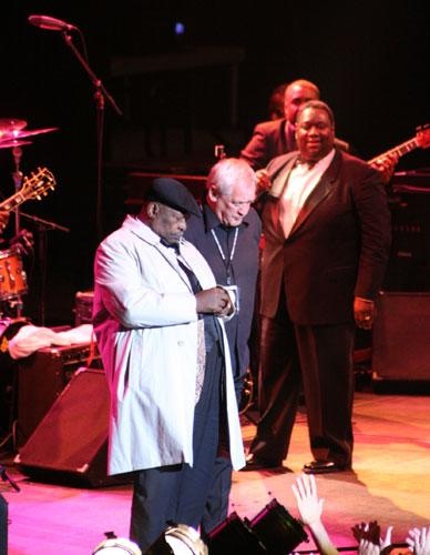 B.B. King – Auf seiner Abschiedstour glänzt der alte Mann des Blues als Charmeur. – 