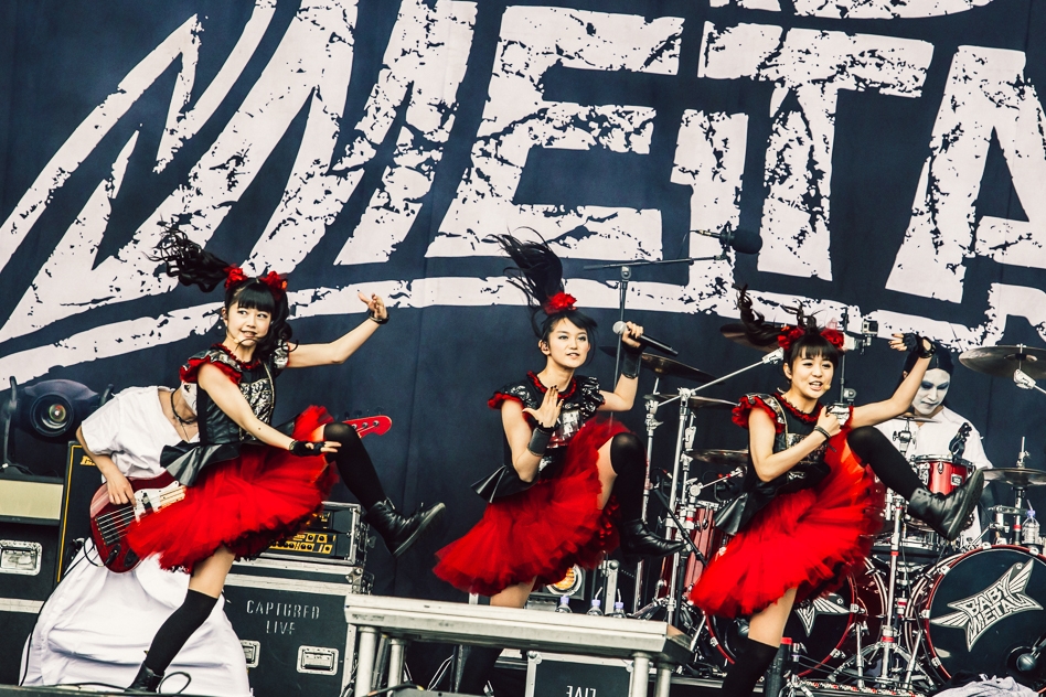 Babymetal – Voller Einsatz on stage: Metal à la Japan. – Schalke mal anders.