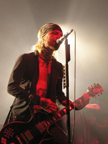 Backyard Babies – Dregen, Nicke und Co. rocken immer noch wie Sau. – 