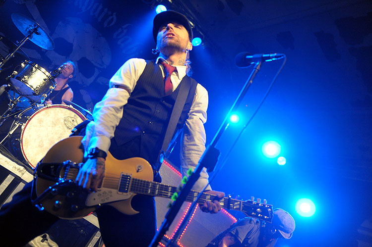 Backyard Babies – Die Babies in der Essigfabrik als Support von Danko Jones – Nicke Borg.