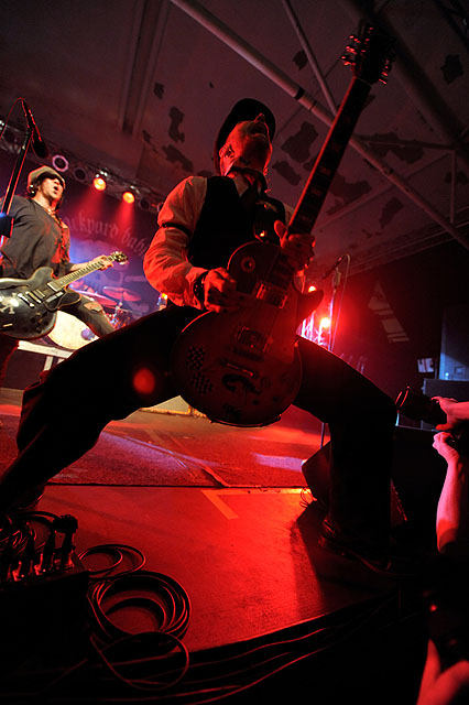 Backyard Babies – Die Babies in der Essigfabrik als Support von Danko Jones – ...nochmal als Support der Skandal-Metaller von...