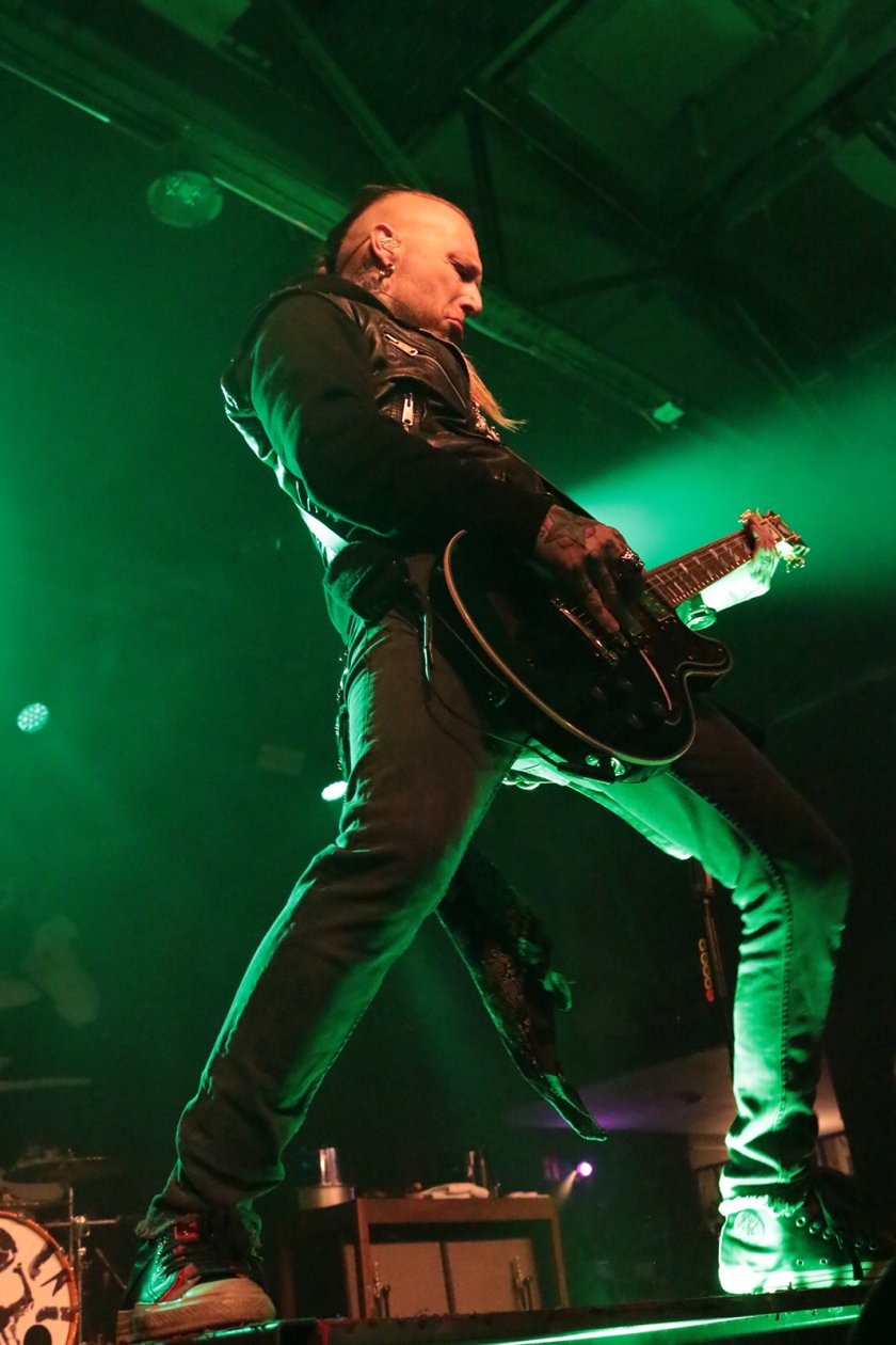 Die Schweden wissen immer noch, wie man eine Liveparty startet. – Backyard Babies.