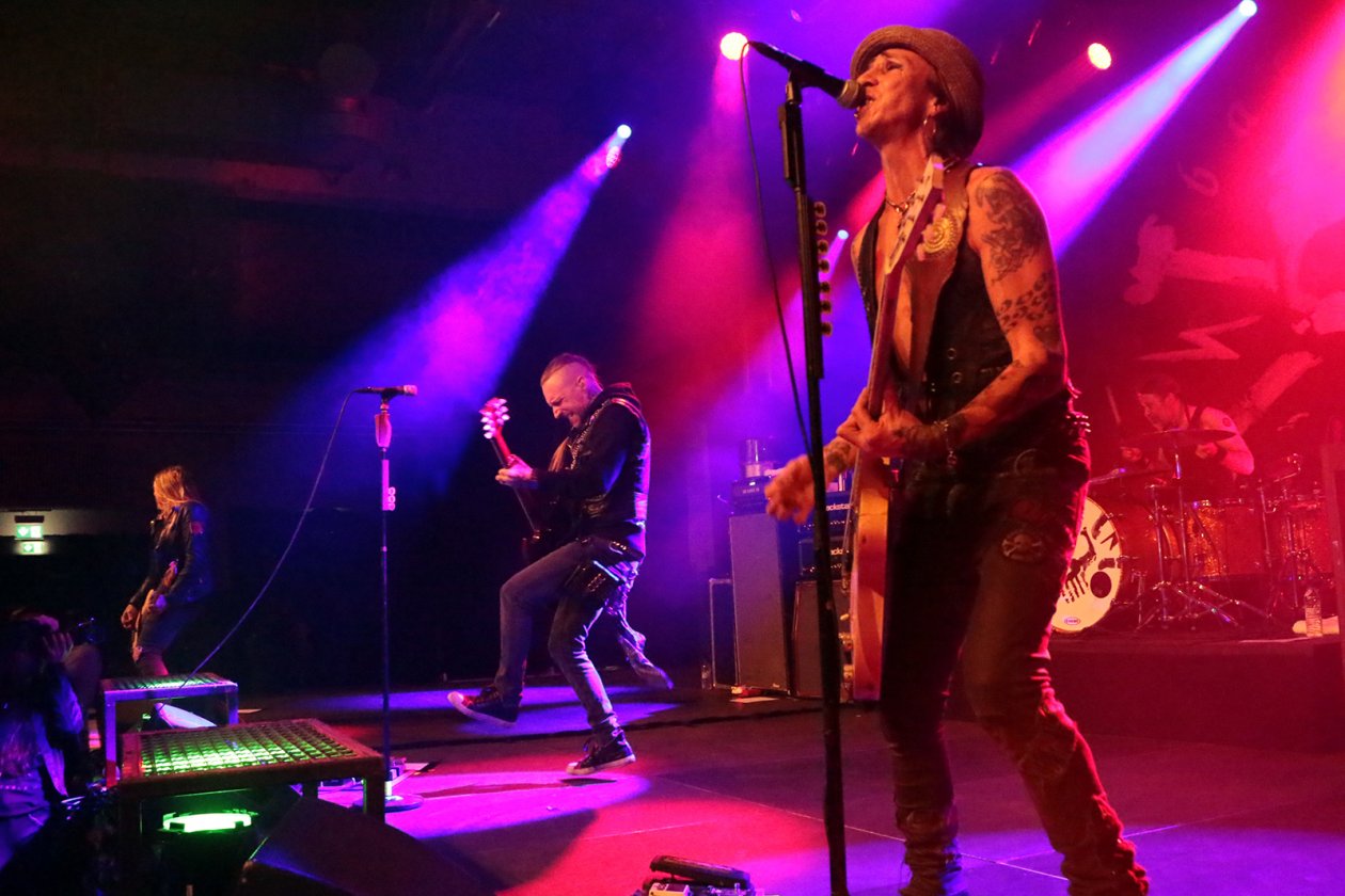 Backyard Babies – Backyard Babies.