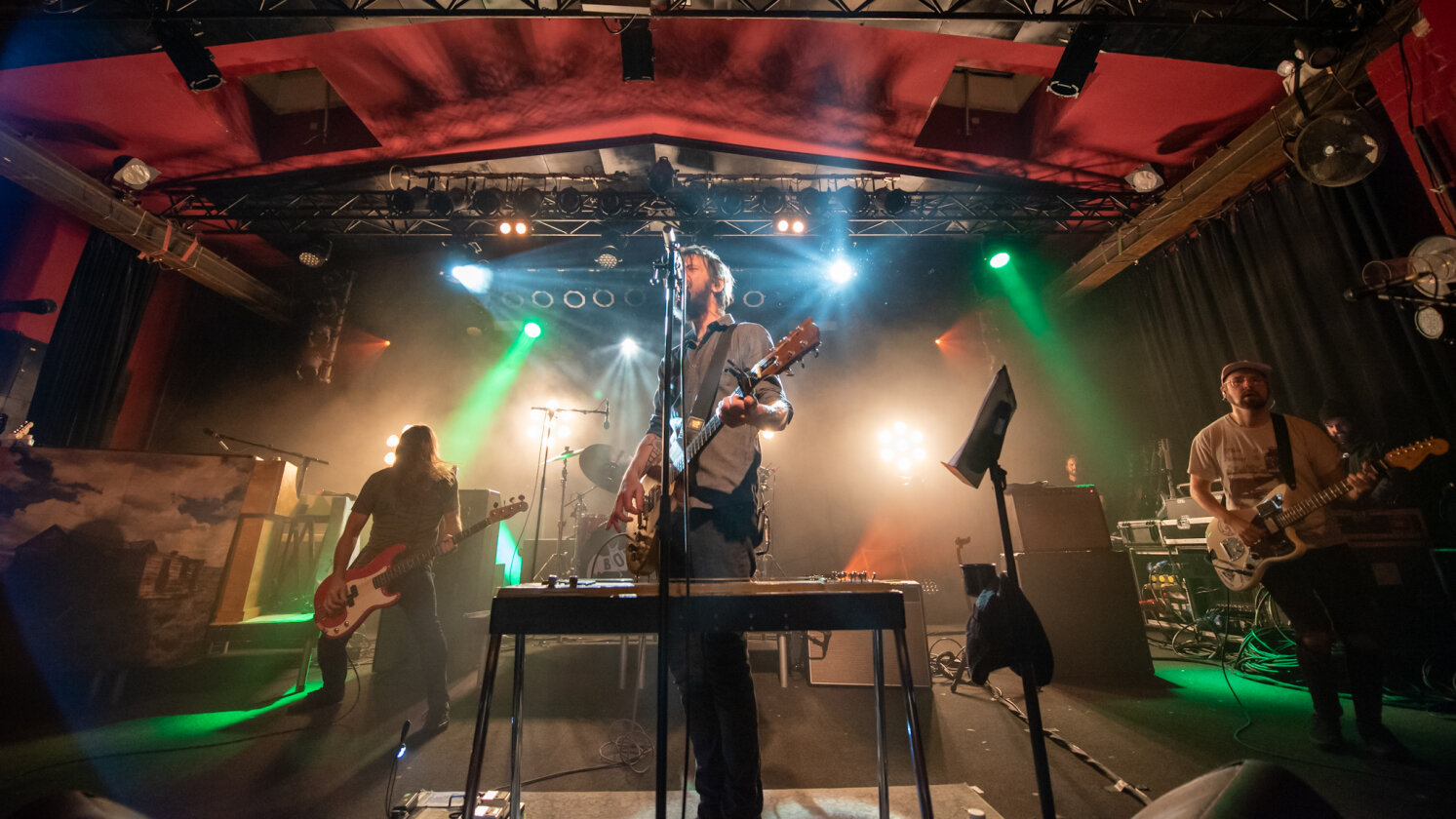 90 Minuten wohlige Indie-Wärme: Die Band aus Seattle auf "Things Are Great“ Tour "-Tour. Support: Gently Tender. – Band Of Horses.