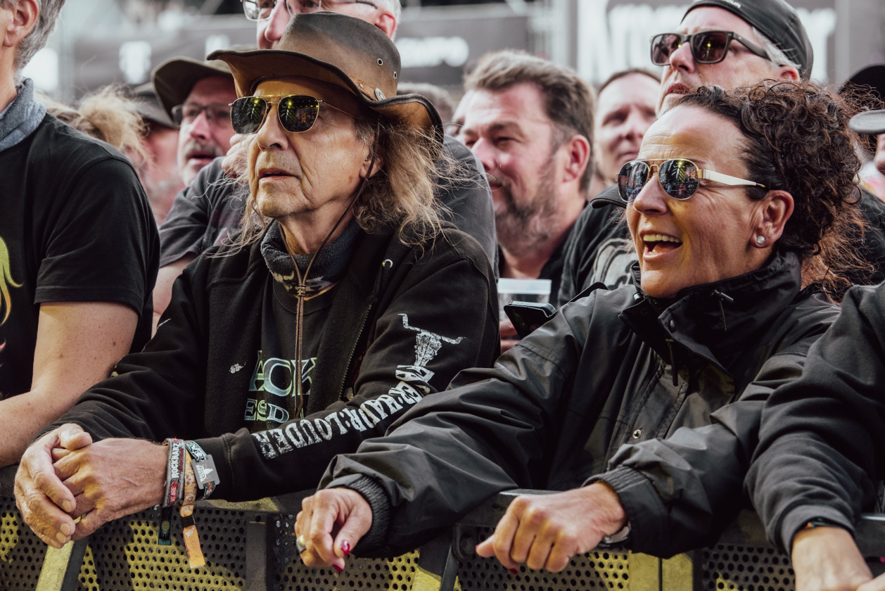 Bap – Wolfgang Niedecken und Band - bejubelt wie Rob Halford. – Fans.