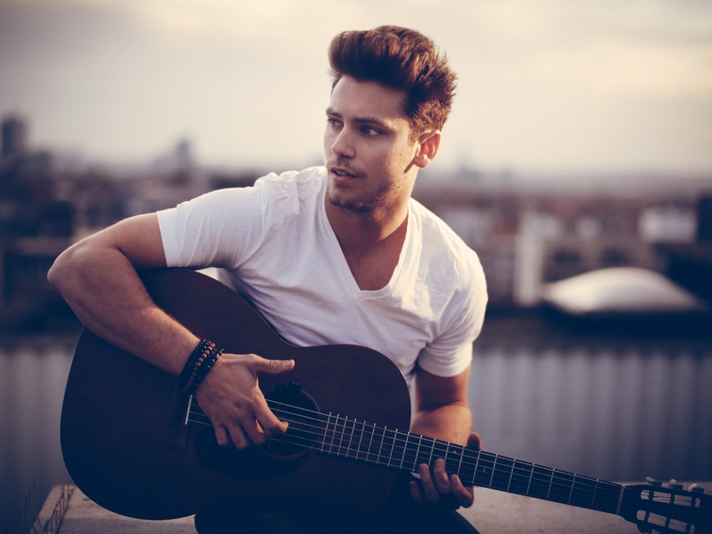Bastian Baker