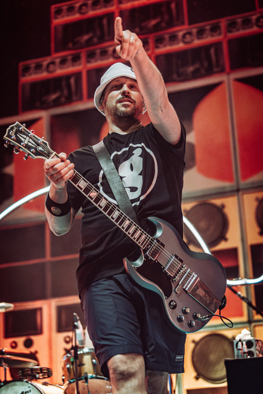 30 Jahre Beatsteaks! Die Berliner laden am ersten Abend zu ihrem frühen Werk - unterstützt u.a. von Die Ärzte und Die Toten Hosen . – Beatsteaks.