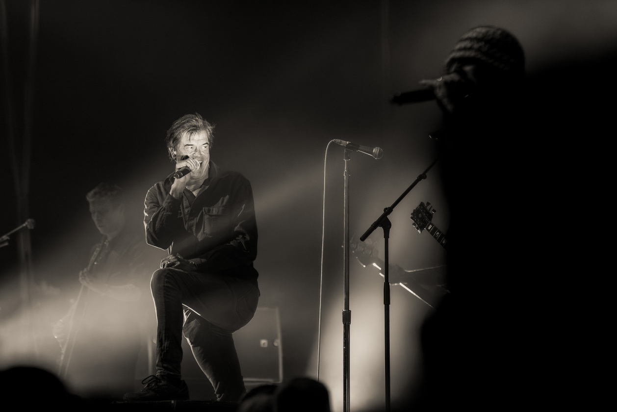 30 Jahre Beatsteaks! Die Berliner laden am ersten Abend zu ihrem frühen Werk - unterstützt u.a. von Die Ärzte und Die Toten Hosen . – Campino.