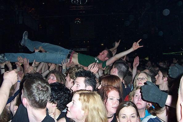 Die Beatsteaks live in Braunschweig, April 2004. – 