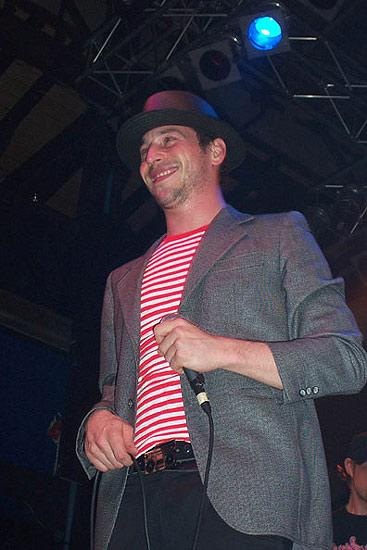 Die Beatsteaks live in Braunschweig, April 2004. – 