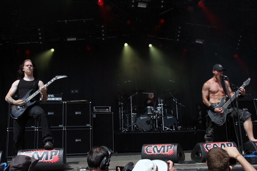 Mal an den Drums, mal an der Gitarre. – Before The Dawn