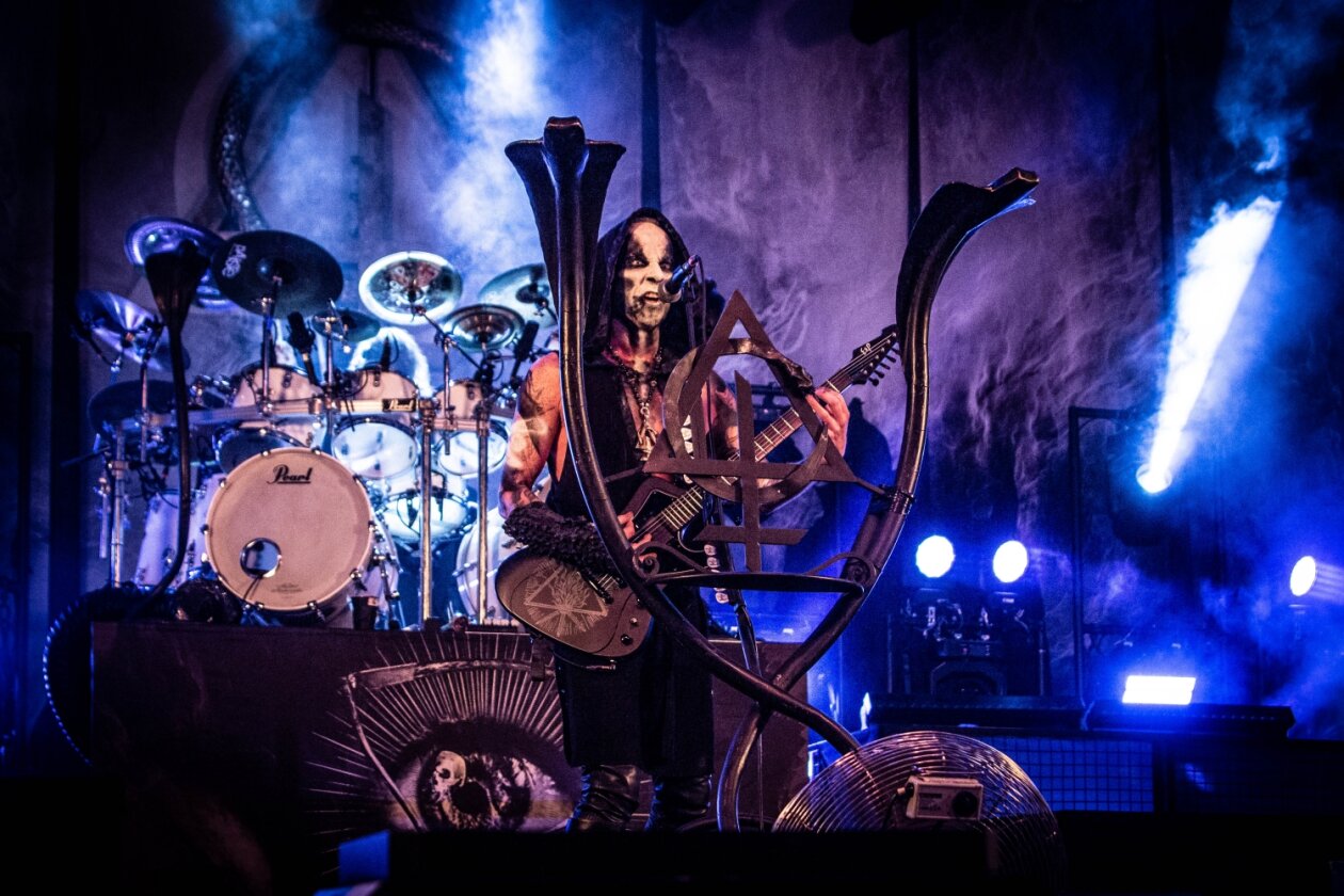 "Opvs Contra Natvram": Behemoth auf European Siege Tour. Co-Headliner: Arch Enemy. – Behemoth.