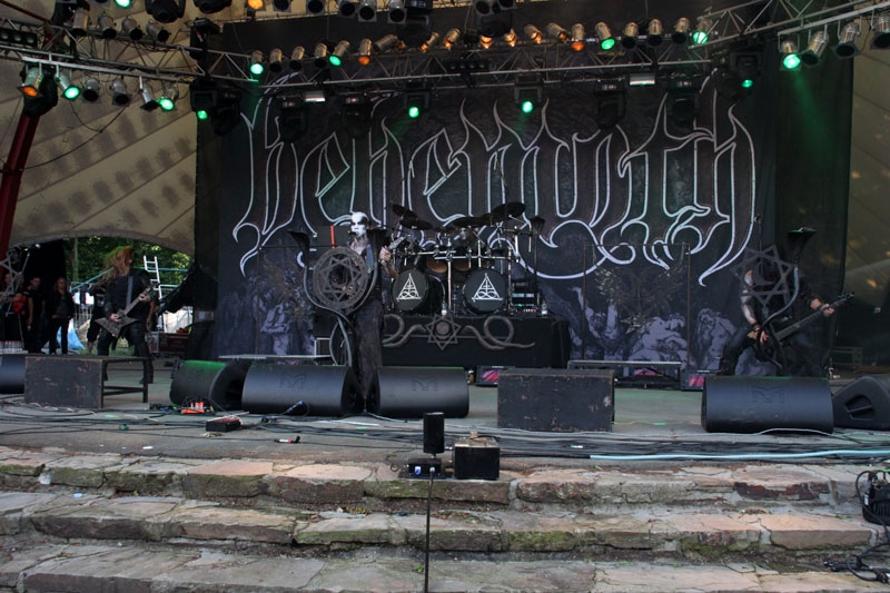 Trotz Tageslicht eine dunkle Macht. – Behemoth