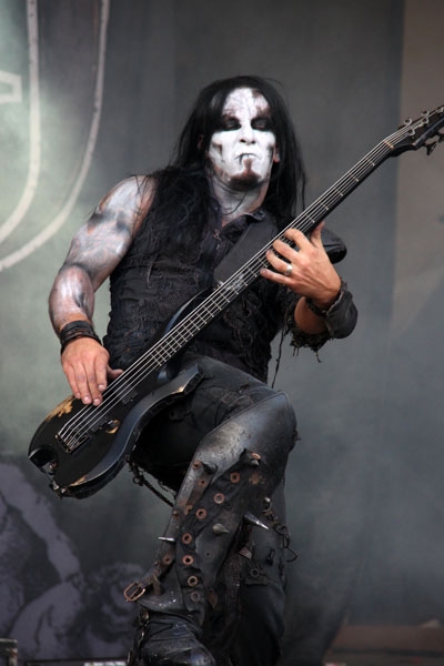 Trotz Tageslicht eine dunkle Macht. – Behemoth