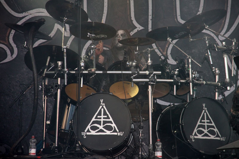 Trotz Tageslicht eine dunkle Macht. – Behemoth