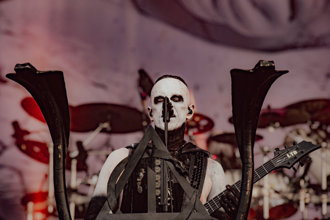 Die Extreme-Metaller aus Polen lieferten am Festivalsamstag einen der Gigs des Tages ab. – Behemoth.