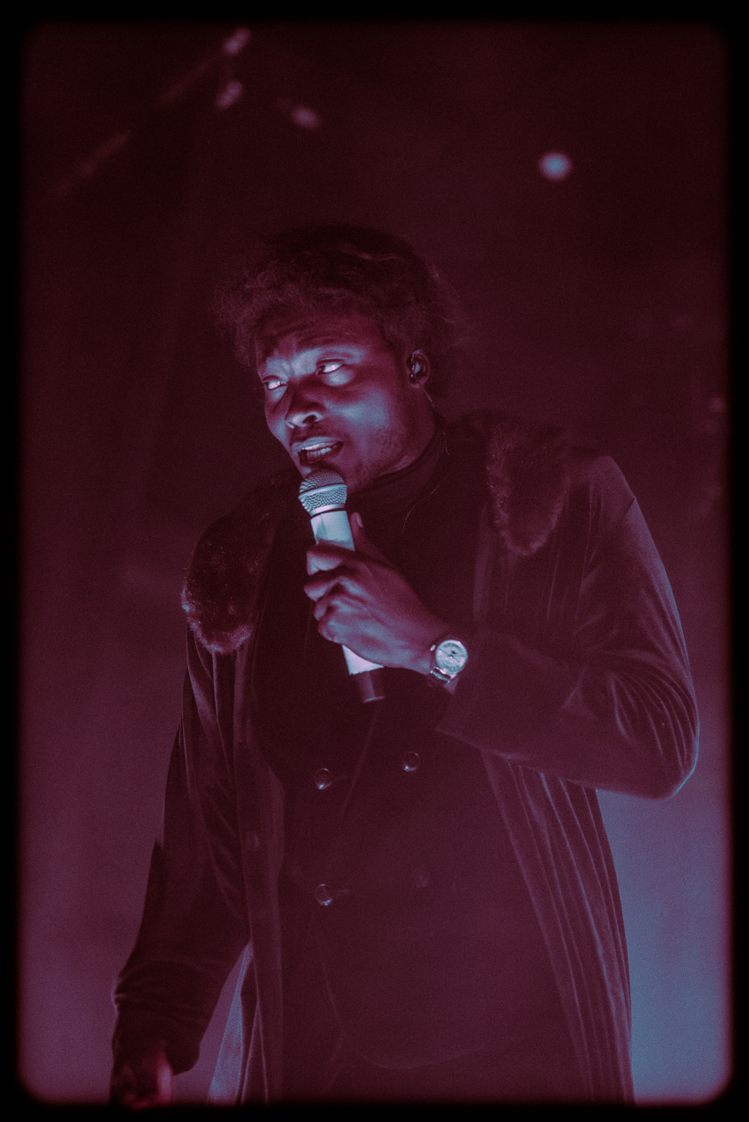 Der Londoner und seine Band verwandeln das Huxley's in einen kunstvoll sphärischen Tempel. – Benjamin Clementine.