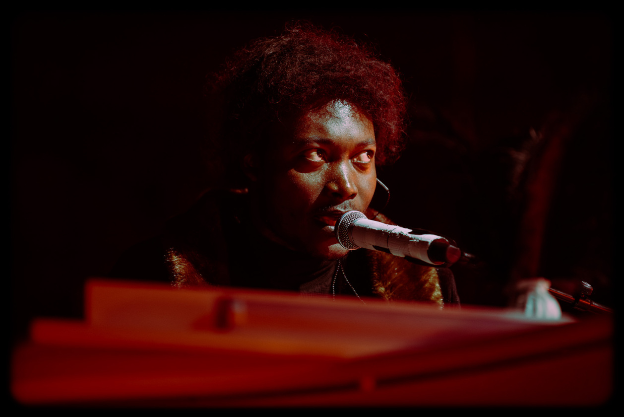 Der Londoner und seine Band verwandeln das Huxley's in einen kunstvoll sphärischen Tempel. – Benjamin Clementine.