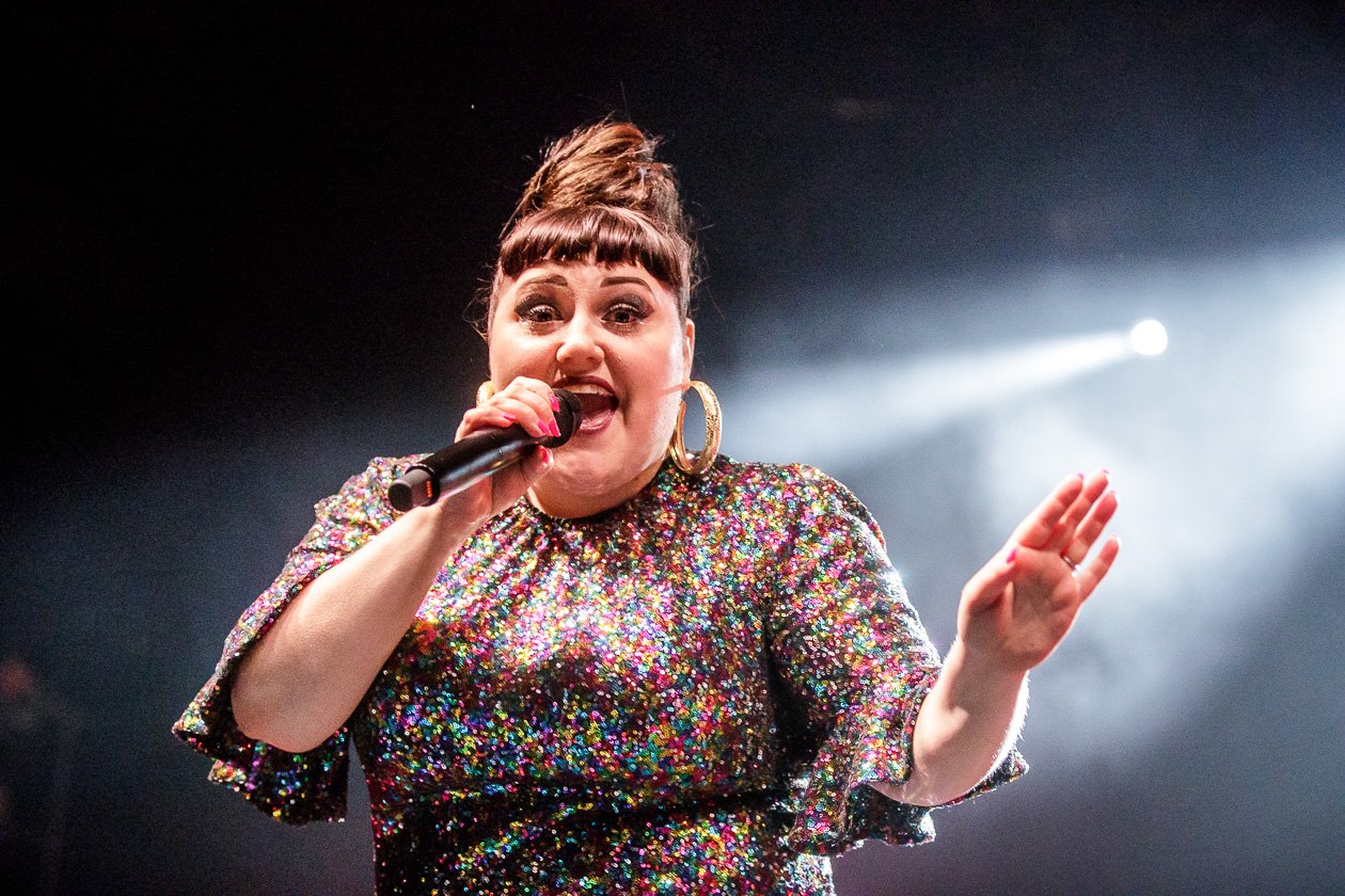 Die The Gossip-Frontfrau solo. – Beth Ditto.