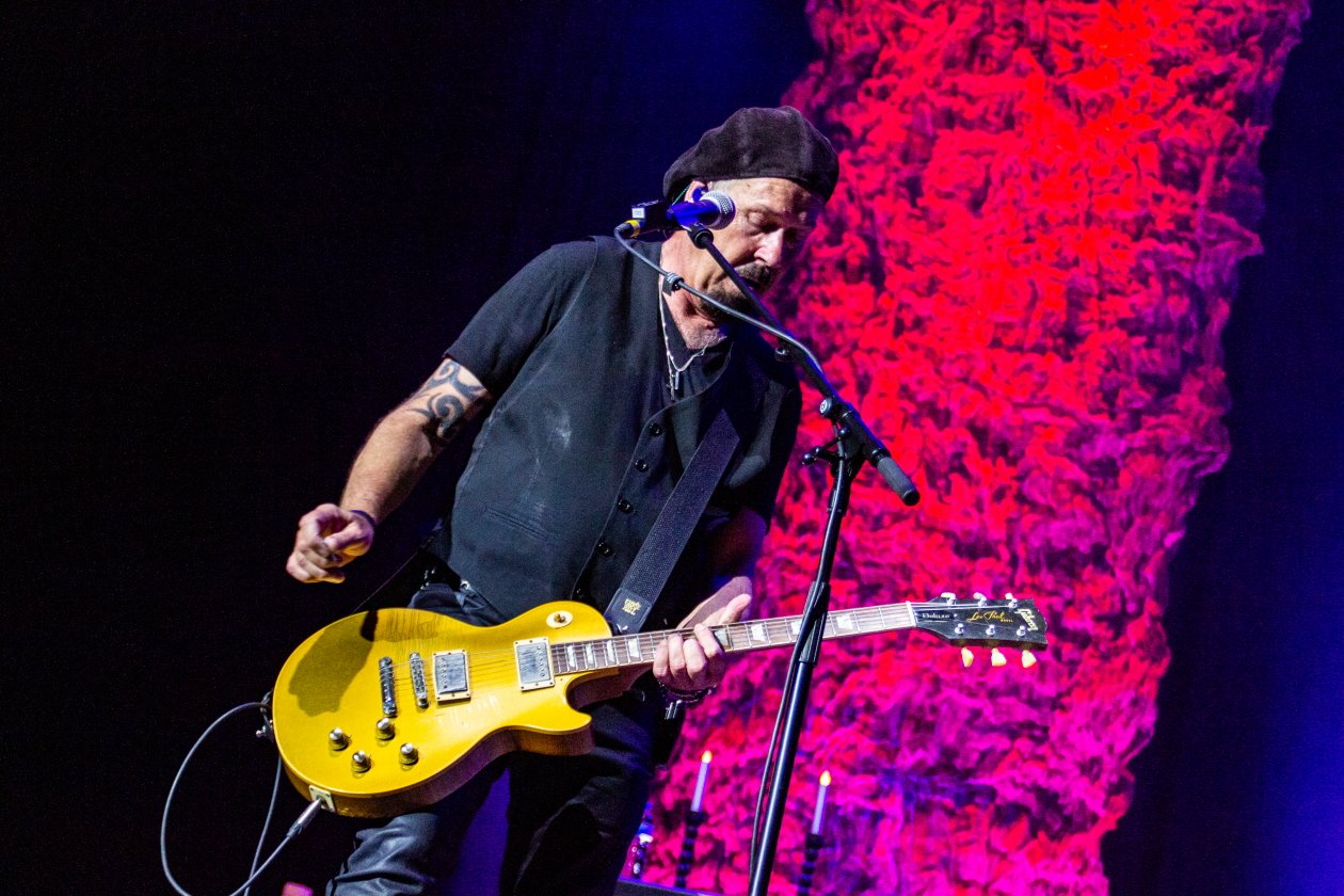 Beth Hart mit ihrer Band und Special Guest Kenny Wayne Shepherd in Berlin. – Jon Nichols.