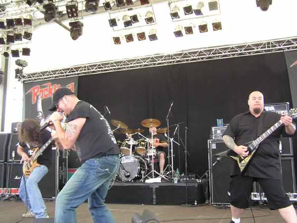 Beyond Fear – Die neue Band um den Ripper zeigt sich tight und aggressiv. – 